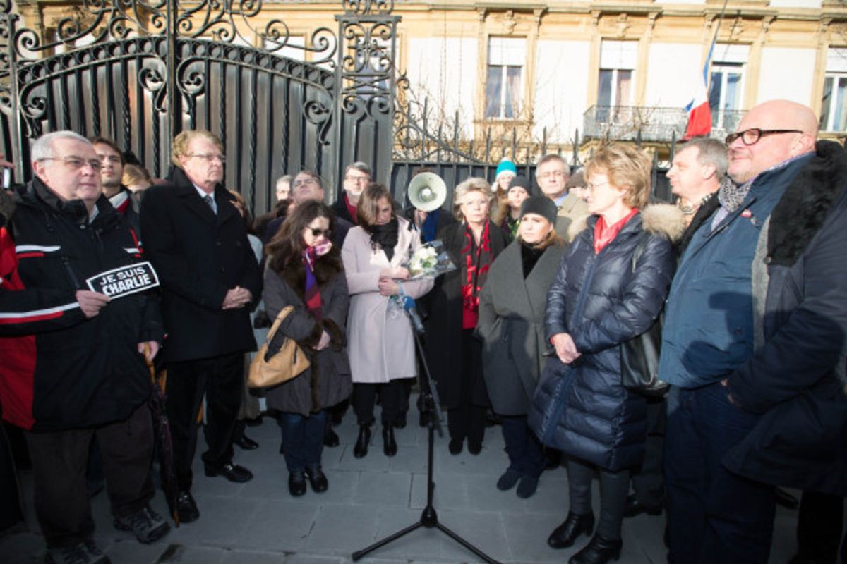 Demonstration auf der Place de la Constitution für die Opfer der Attentate von Paris.