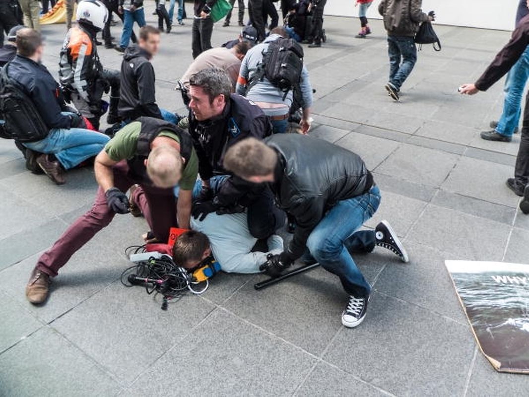 Bei den Krawallen vor dem Konferenzzentrum in Kirchberg waren mehrere Demonstranten und Polizisten verletzt worden.