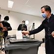 Mark Rutte bei der Stimmabgabe in Den Haag. 