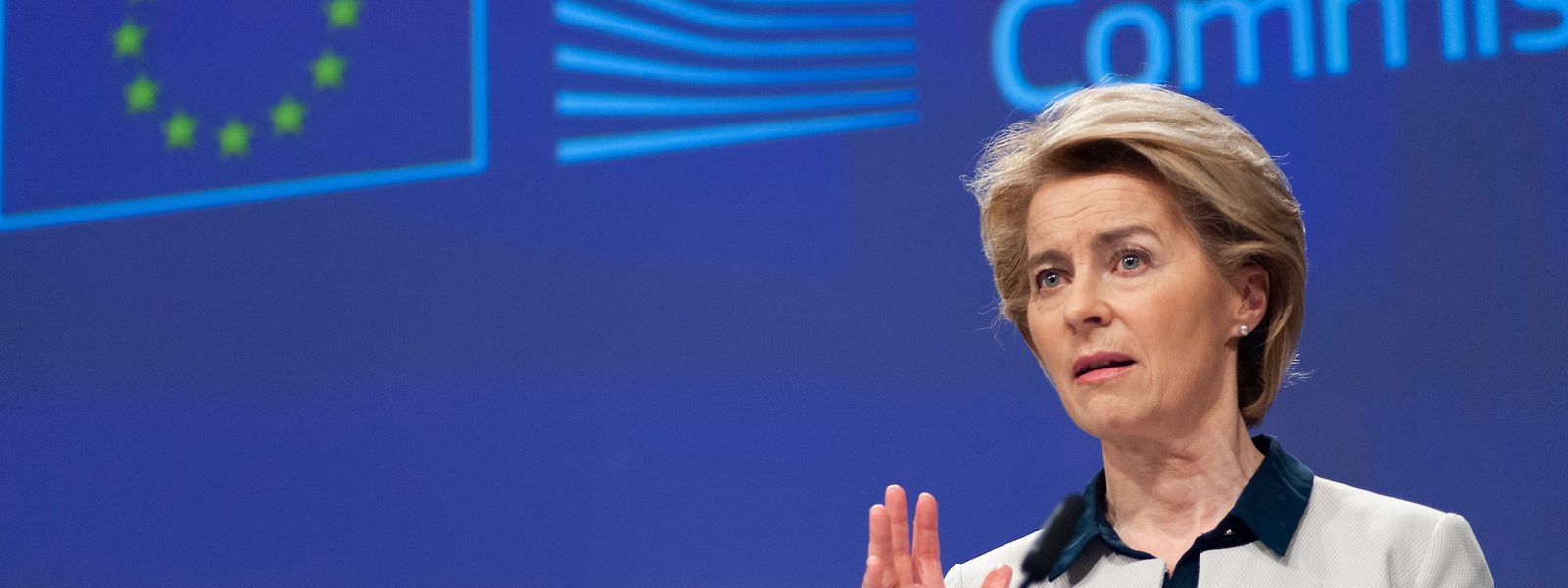 Ursula von der Leyen s'est entendue avec Angela Merkel et Emmanuel Macron pour prendre des mesures aux frontières extérieures de l'Union dans le cadre de la lutte contre le coronavirus.