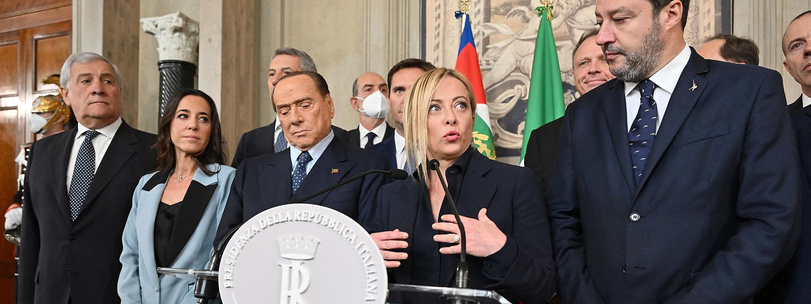 Gemeinsam mit Forza-Italia-Gründer Silvio Berlusconi und Lega-Chef Matteo Salvini war Meloni am Nachmittag vor die Öffentlichkeit getreten.