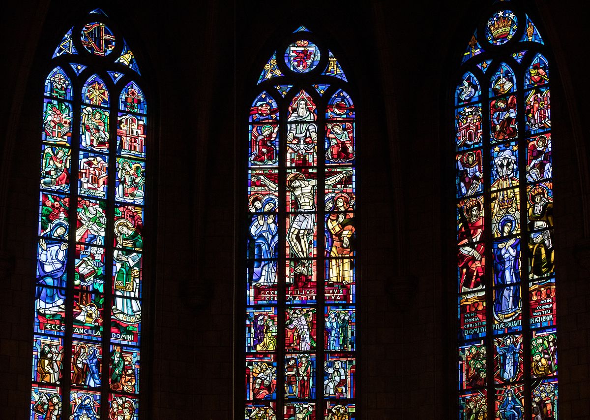 Der bunte Zauber von Kirchenfenstern