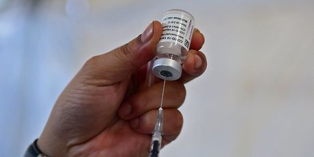 EMA rät zur Zurückhaltung mit AstraZeneca auch bei Älteren - Vimarsana News