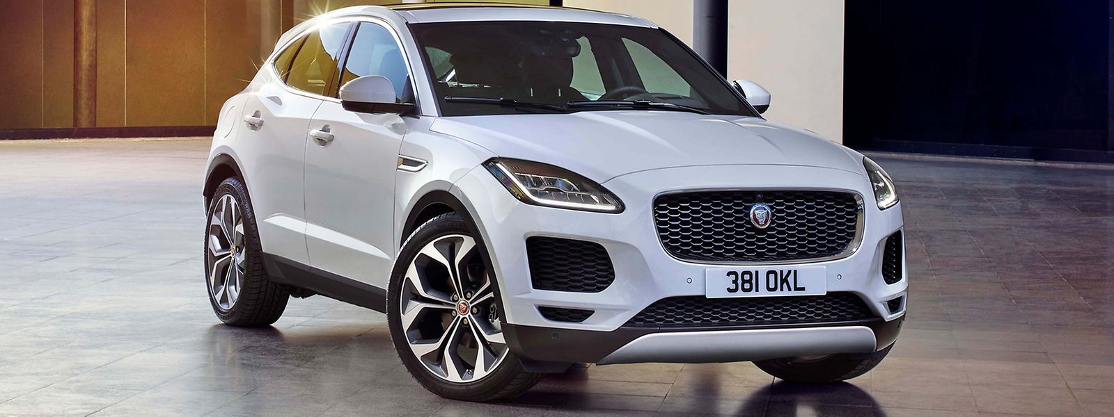 Luxus, Leistung und SUVs auf der IAA: zum Beispiel in Form des neuen Jaguar E-Pace. 