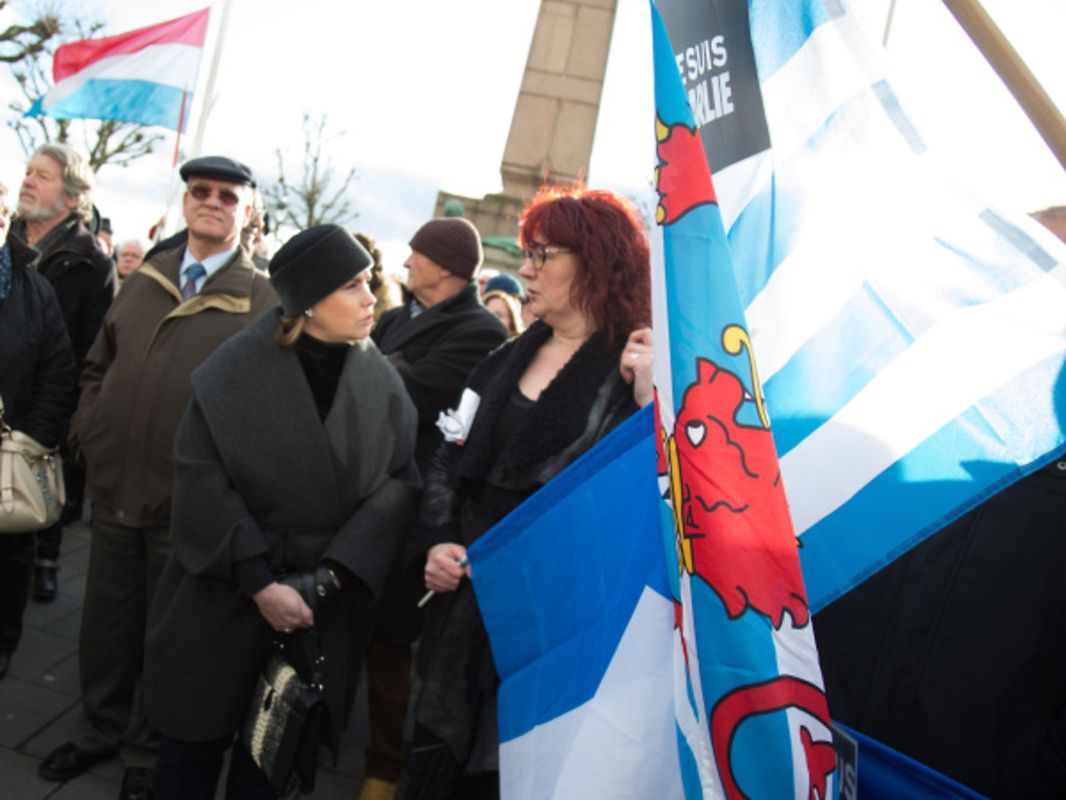 Demonstration auf der Place de la Constitution für die Opfer der Attentate von Paris.