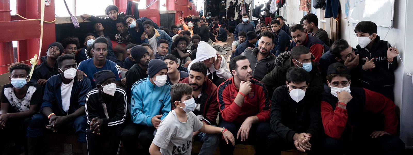 Drei Wochen lang haben 230 Migranten auf der "Ocean Viking" darauf gewartet, an Land zu gehen.