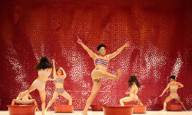 Eun-Me Ahn’s East-meets-West style of choreography in her new piece entitled Koshigi Monologue 