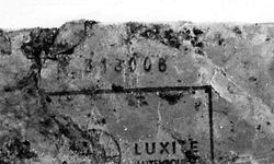 Außer bei der Sprengfalle in Asselscheuerhof wurde bei der gesamten Bommeleeër-Serie Luxite-Sprengstoff verwendet. Deutlich ist bei dieser Stange die Seriennummer 313008 zu erkennen.