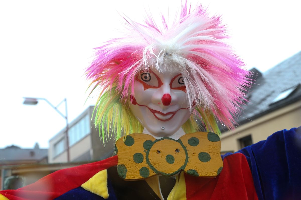 Am Sonntag sind die Karnevalisten durch die Straßen von Schifflingen gezogen. 