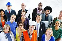 Leute Menschen Arbeiten Gewerkschaft zusammen verschieden viele divers (Shutterstock)