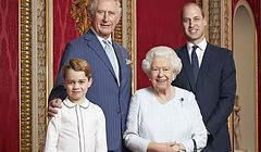 A handout photograph taken on December 18, 2019 and released by Buckingham Palace on January 3, 2020 shows (L-R) Britain's Prince George of Cambridge, Britain's Prince Charles, Prince of Wales, Britain's Queen Elizabeth II and Britain's Prince William, Duke of Cambridge posing for a portrait in the Throne Room at Buckingham Palace in London, and released to mark the start of a new decade. (Photo by Ranald Mackechnie / BUCKINGHAM PALACE / AFP) / XGTY / RESTRICTED TO EDITORIAL USE - MANDATORY CREDIT  " AFP PHOTO/BUCKINGHAM PALACE/RANALD MACKECHNIE"  NO MARKETING - NO ADVERTISING CAMPAIGNS - NO MERCHANDISING NO SOUVENIRS - RESTRICTED TO SUBSCRIPTION USE - NO SALES - NO DIGITAL MANIPULATION OF IMAGE - NO USE AFTER 15 JANUARY, 2020 - DISTRIBUTED AS A SERVICE TO CLIENTS.
EMBARGO - JANUARY 3, 2020 - 22:01 / 