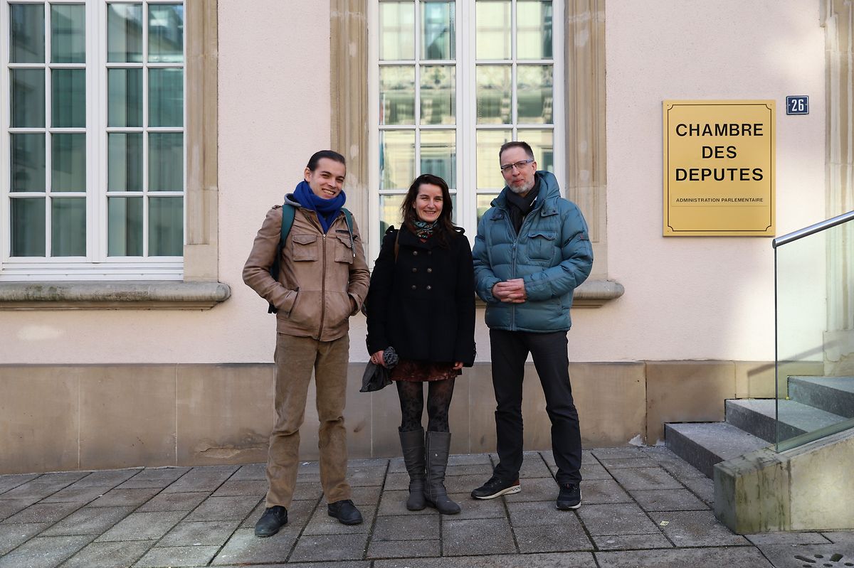 Brice Montagne com mais dois ativistas pelo ambiente, Karine Kock e Jean Larock.