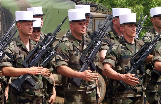Französische Fremdenlegionäre bei einer Nato-Parade in Mazedonien.