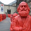 Aus Anlass des 195. Geburtstags sorgte 2013 eine Installation vor der Porta Nigra für Aufsehen: Die Bilder der von Ottmar Hörl geschaffenen Karl-Marx-Figuren gingen um die Welt. 