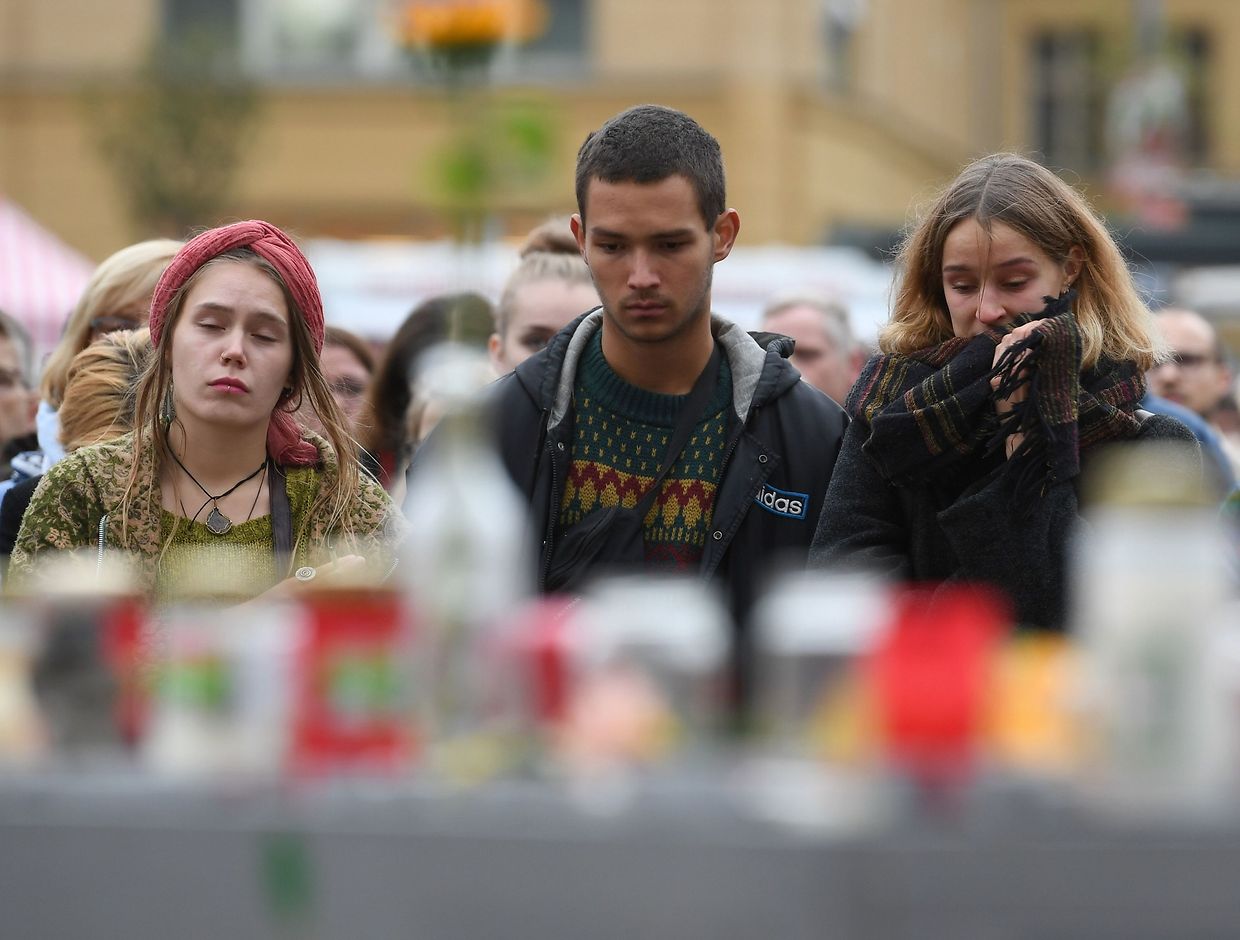 Halle Gedenkt Opfer Des Terroranschlags Demonstration Gegen Rechts