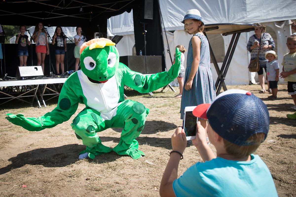 Nicht jeder hat schon mal das Weinfest in Stadtbredimus bei Tageslicht gesehen. Am Sonntagnachmittag war aber auch einiges hier los. 