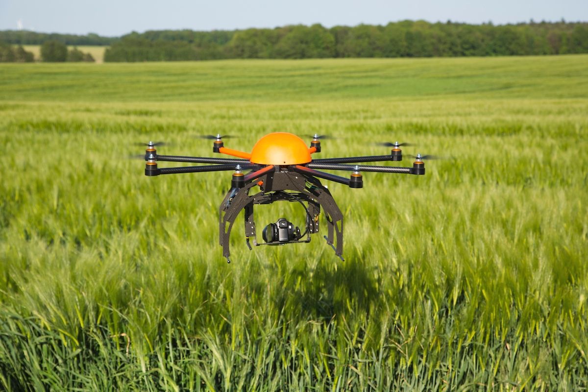 Les drones permettront probablement une gestion plus fine de l'agriculture, avec l'apport des applications du satellite