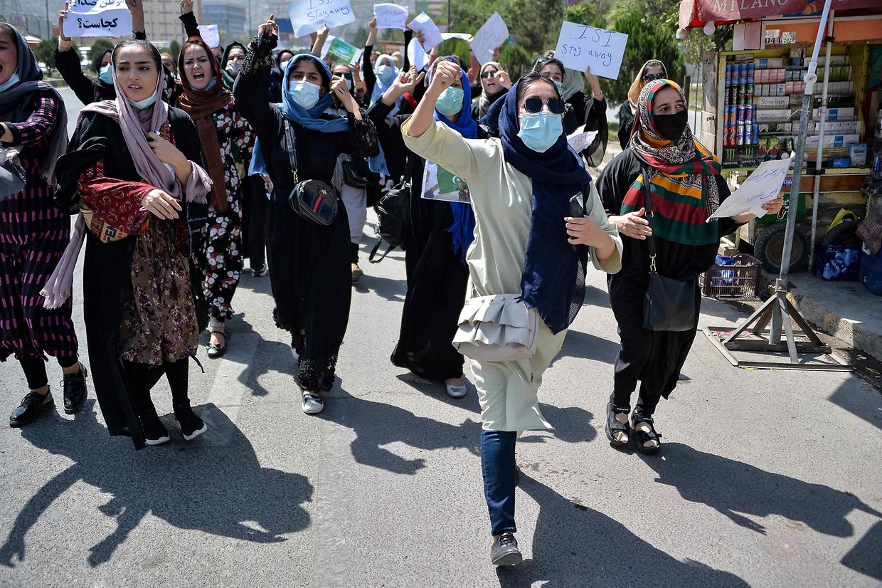 Mulheres afegãs combatem intimidação dos talibãs