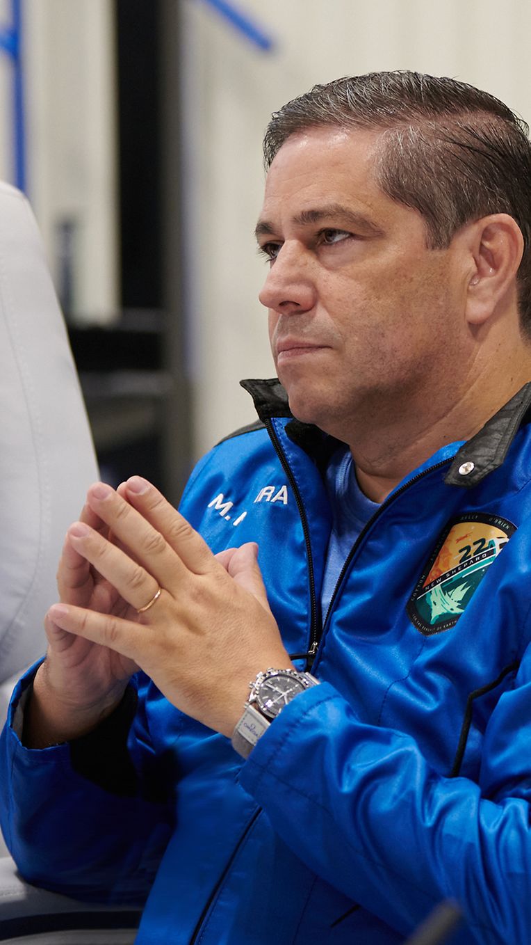Mátio Ferreira with the five other crew members who will travel to space on Thursday.