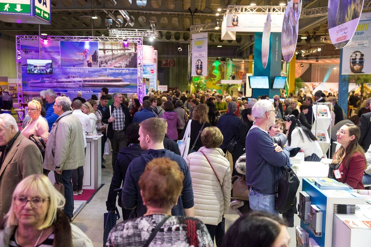 Zahlreiche Besucher hatten bereits am Freitag den Weg auf die Tourismus-Messe "Vakanz" gefunden, um sich auf der Suche nach Urlaubsideen inspirieren zu lassen.