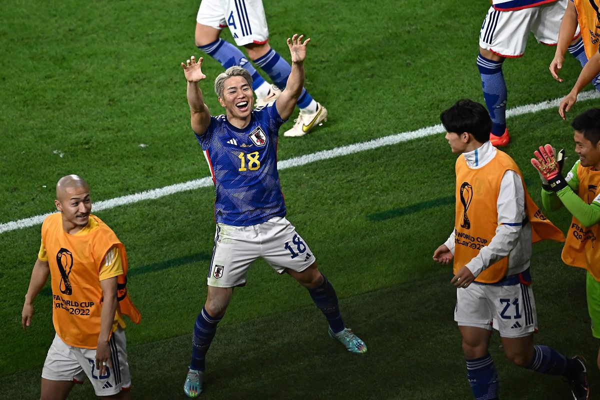 Takuma Asano erzielt das entscheidende Tor für Japan.