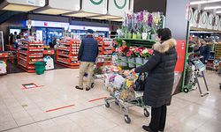 Coronavirus - Schutzmaßnahmen für supermarkt Mitarbeiter - Cactus - Belle-étoile  - COVID-19 - Foto: Pierre Matgé/Luxemburger Wort