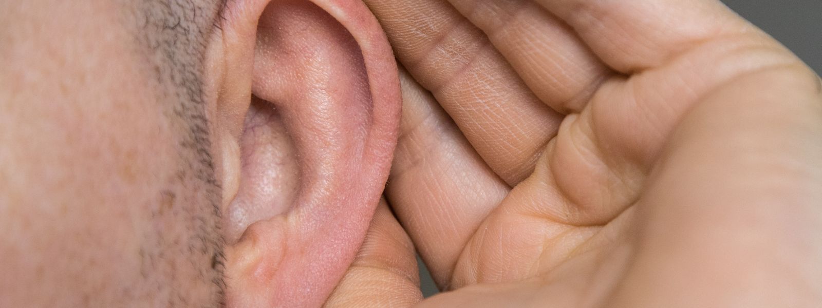 6.903 Menschen stellten im vergangenen Jahr einen Antrag für einen Hörapparat.