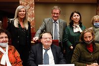 Christelle Pizzirulli (l.) hatte sich die Unterstützung von Experten wie Luc Montagnier und Alexandra Henrion Caude (r.) gesichert. Stehend (v.l.n.r.): Nancy Arendt, Vorsitzende des Petitionenausschusses, Romain Blum, Karima Rouizi und Cécile Paulus.
