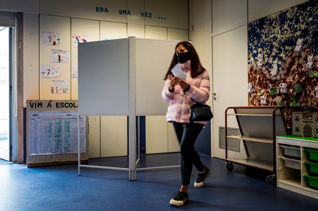 Eleitora após votar no Parque das Nações, em Lisboa.