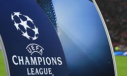 ARCHIV - 21.02.2017, Nordrhein-Westfalen, Leverkusen: Ein großes UEFA-Champions-League-Logo ist im Stadion vor dem Achtelfinal-Rückspiel der UEFA Champions League zwischen Bayer Leverkusen und Atletico Madrid in der BayArena zu sehen. Foto: Marius Becker/dpa +++ dpa-Bildfunk +++