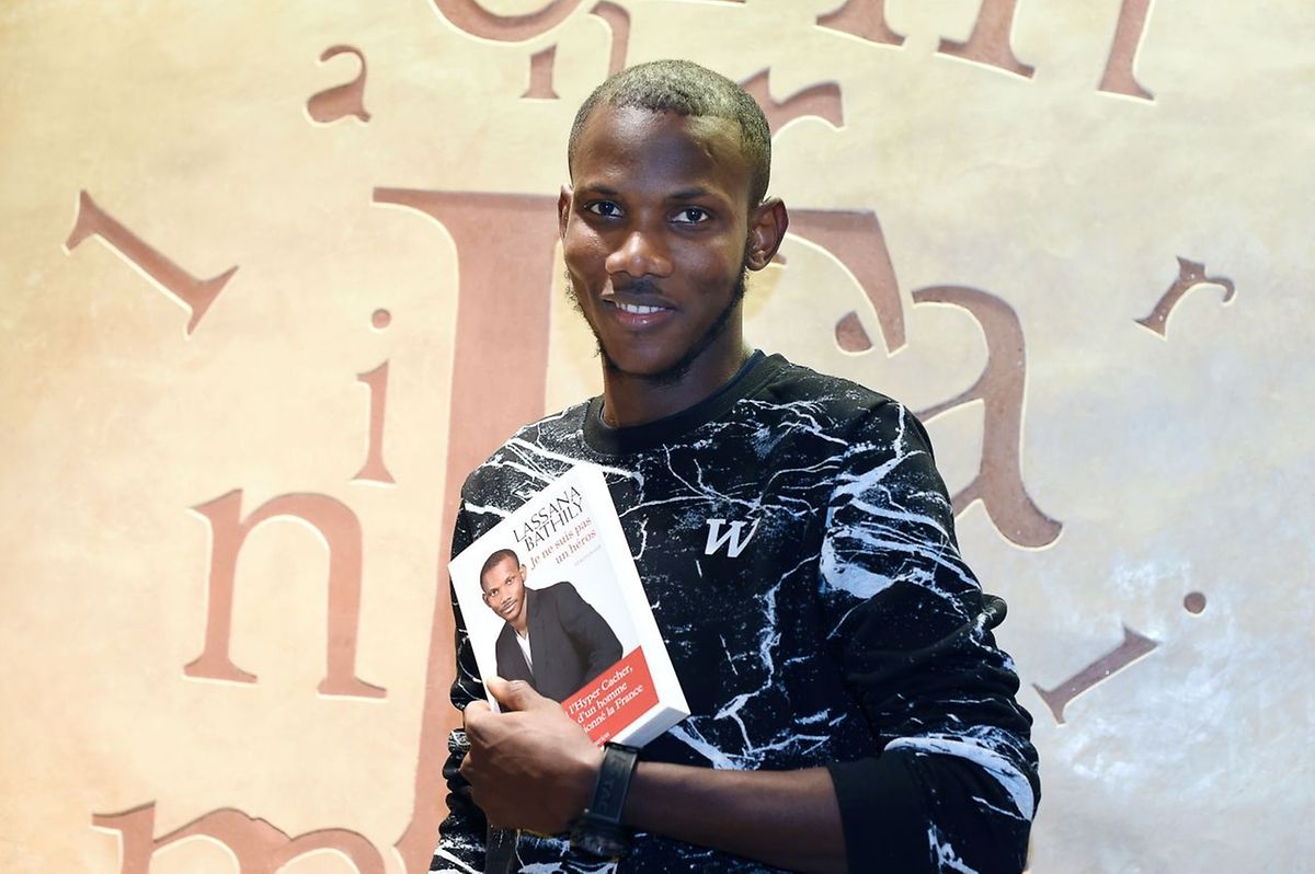 Lassana Bathily hat ein Buch über sein neues Leben geschrieben.