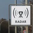 14.3.Escher Autobahn / Warnschild Radargeraete  / Radar / Radageraete /Foto:Guy Jallay