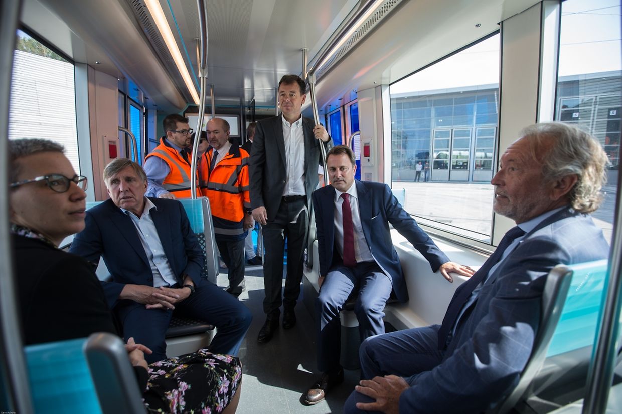 A bord du tram, arrivée au centre de maintenance