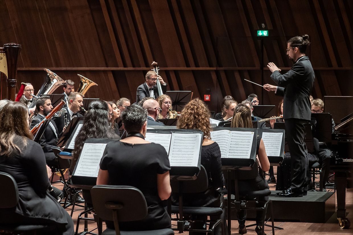 Luxembourg Wind Orchestra - LWO - "Hope" - Luxembourg - Ville - Philharmonie - 12/03/2022 - photo: claude piscitelliLuxembourg Wind Orchestra - LWO - "Hope" - Luxembourg - Ville - Philharmonie - 12/03/2022 - photo: claude piscitelli
Luxembourg Wind Orchestra
Philippe Noesen direction
Zala Kravos piano
Maurice Clement orgue