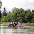 Über 28 Kilometer führt die Floßfahrt für die Touristen von Wolfratshausen nach München. 
