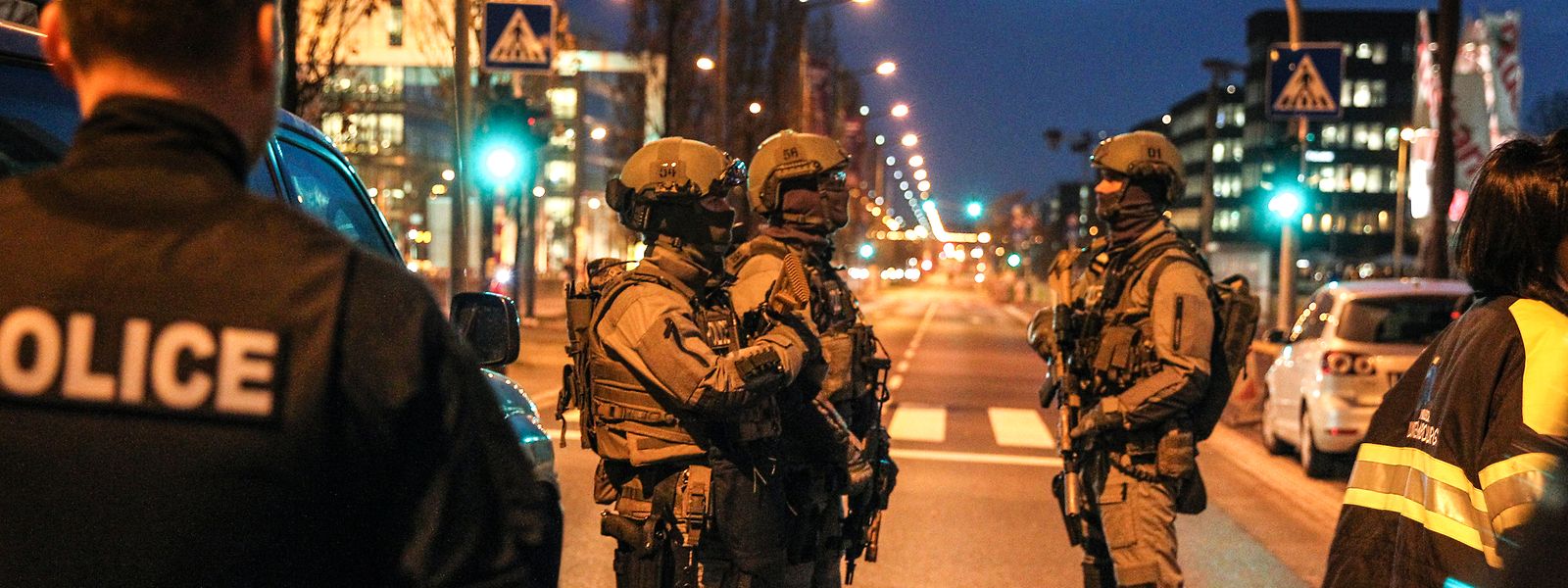 Mit einem Großaufgebot sicherte die Polizei am Abend des 23. März 2017 das Einkaufszentrum und den Kinokomplex in Kirchberg ab. Vier Stunden lang wurden beide Gebäude evakuiert.