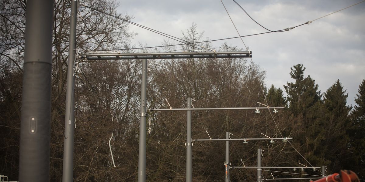 In Kirchberg wurden die Oberleitungen bereits errichtet.