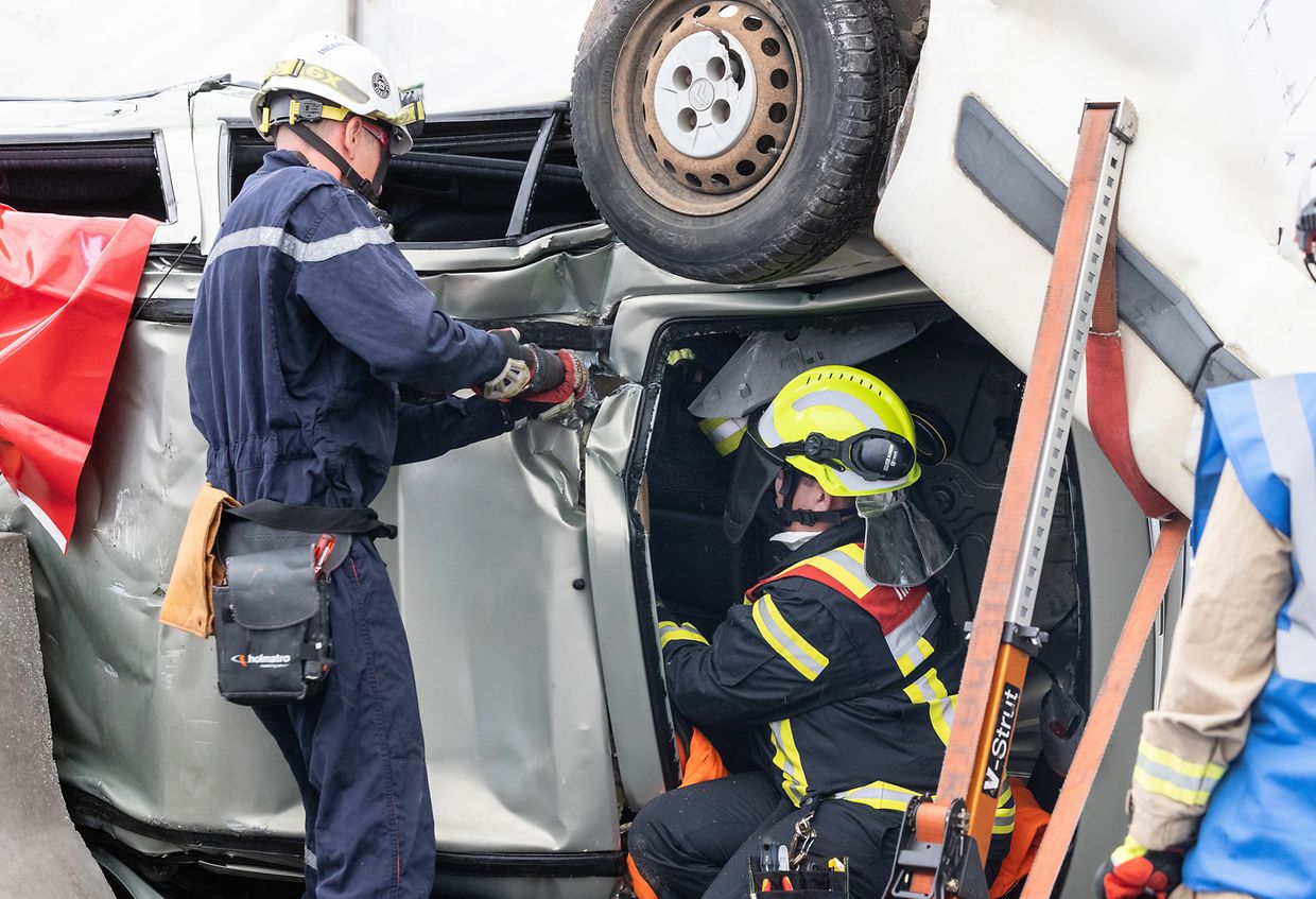 Pour l'Extrication challenge, les pompiers sont confrontés à trois épreuves (rapide, standard et complexe) et à différents scénarios d'accidents de la route, avec désincarcération de victimes.
