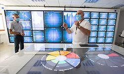 Wi , LIST , Belvaux , Cross-Functional Dashboard , Covid-19 Dashboard , Cross Domain View , Pres. de gauche a droite Benoit Otjacques  et Luc Vandenabeele , Foto:Guy Jallay/Luxemburger Wort