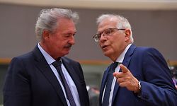 Luxembourg Foreign Minister Jean Asselborn (L) talks with European Union for Foreign Affairs and Security Policy Joseph Borrell (R) during a Foreign Affairs Council meeting at the EU headquarters in Brussels on May 16, 2022. (Photo by JOHN THYS / AFP)