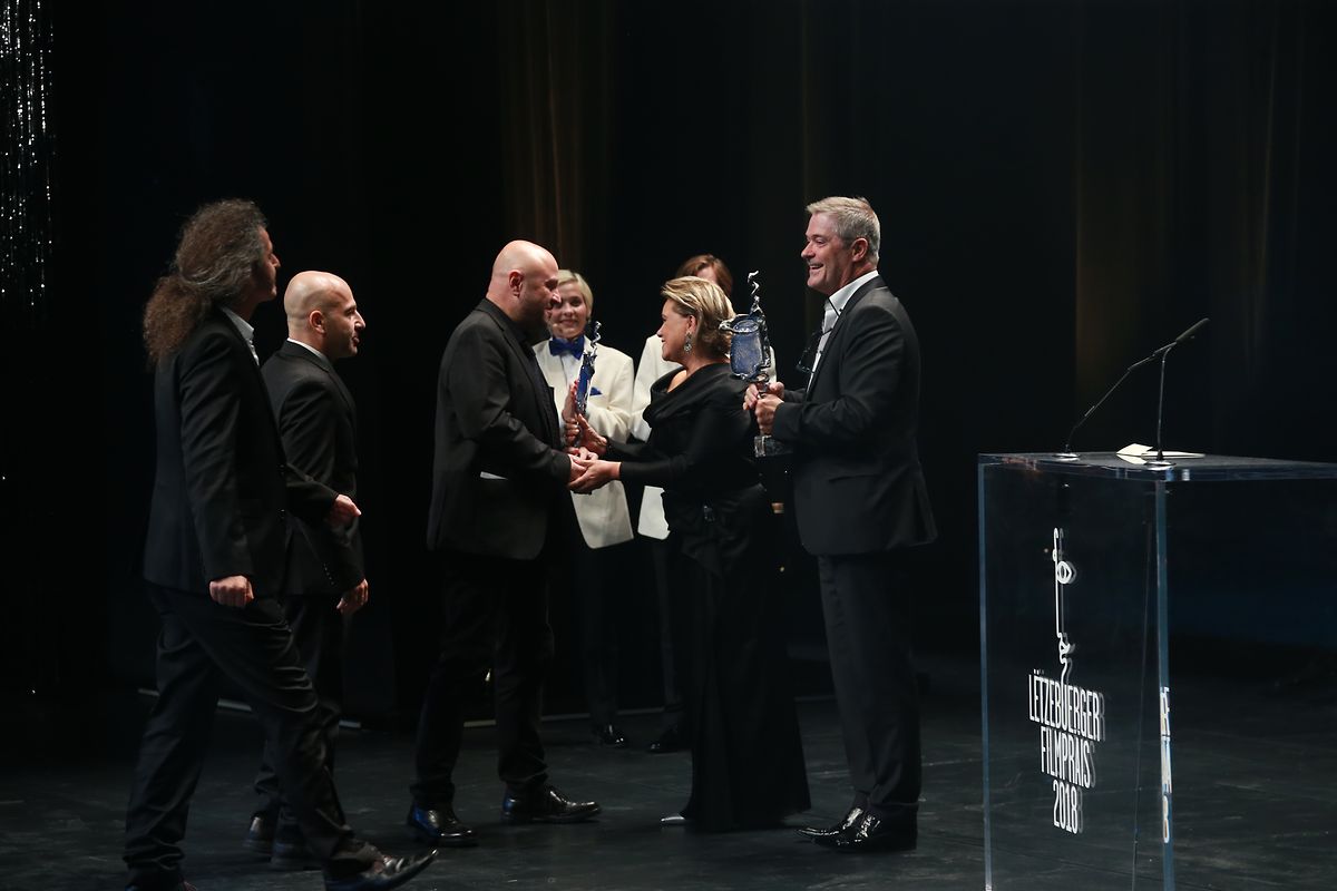  Großherzogin Maria Teresa und Paul Thilges und durften als Erste am Abend ausrufen: "Le gagnant est ..."  Der Film „Noces“ von Stephan Streker (Tarantula Luxembourg) wurde als beste Koproduktion ausgezeichnet. 
