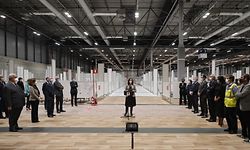 A handout picture released by the Madrid regional government (Comunidad de Madrid) shows Madrid's regional president Isabel Diaz Ayuso giving a speech during the closure of the immense field hospital installed at the end of March in the IFEMA exhibition pavilions in Madrid on May 1, 2020. - The facilities will remain in place, however, in case there is a new wave of contagion. Spain registered 281 deaths from coronavirus in the past 24 hours, bringing the total toll to 24,824, confirming the slowdown in the pandemic, according to figures released. (Photo by D.SINOVA / COMUNIDAD DE MADRID / AFP) / RESTRICTED TO EDITORIAL USE - MANDATORY CREDIT "AFP PHOTO / COMUNIDAD DE MADRID / D. SINOVA" - NO MARKETING - NO ADVERTISING CAMPAIGNS - DISTRIBUTED AS A SERVICE TO CLIENTS