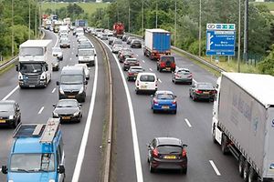 Les routes des vacances s'annoncent chargées avec le chassé-croisé de plusieurs pays, en ce premier week-end d'avril.