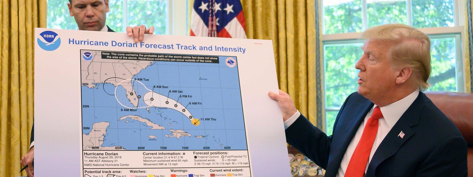 US-Präsident Donald Trump erklärt die aktuelle Hurrikan-Situation.
