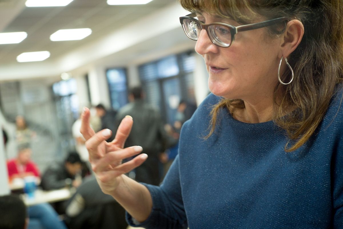 Alexandra Oxacelay: «Je sais qu'on ne peut pas sauver toute la misère du monde. Mais si on était à la place des réfugiés, on ferait pareil: on irait dans les pays riches dans l'espoir d'y trouver une aide quelconque».