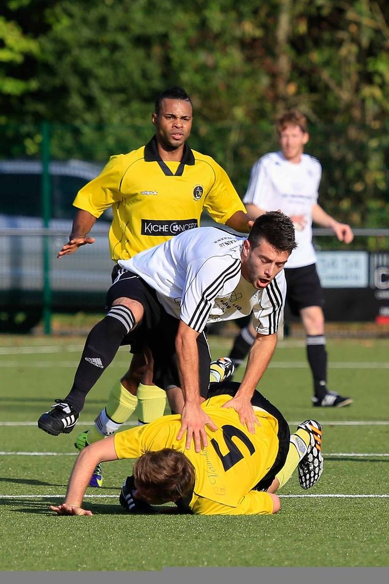 Fabiano Merkes (FC Koeppchen),  Inacio Do Rosario et Ronny Bodri (5) .