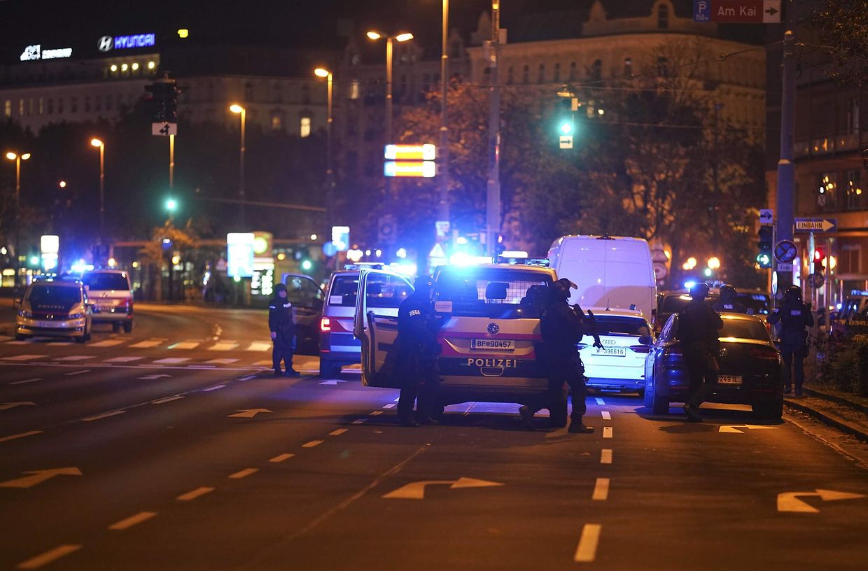 Tiroteio em Viena. 