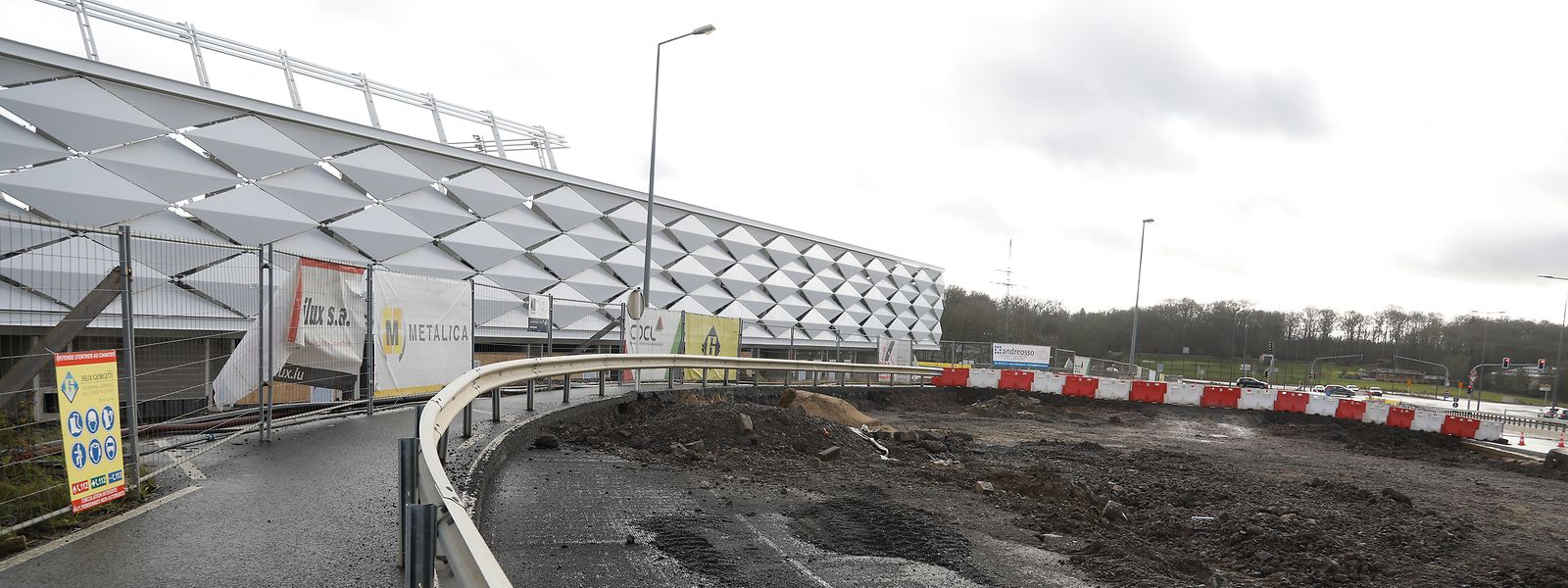 La question est maintenant de savoir si le nouveau stade national de football et de rugby à Kockelscheuer sera ou non opérationnel en 2020.