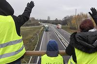 Viele der Protestierenden sagen, sie würden für die Bevölkerung kämpfen - doch manche ihrer Aktionen lassen die Zustimmung in der Bevölkerung sinken. 