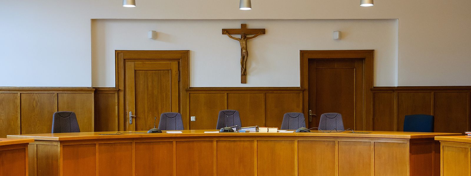 Im Totschlag-Prozess gegen einen 66-Jährigen ist das Urteil am Landgericht Saarbrücken gefallen. Der Mann hat seinen 29 Jahre alten Sohn erschossen. 